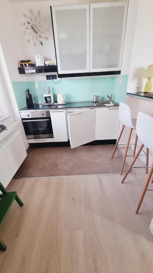 Bastien Studio Near Airport Prága Kültér fotó
