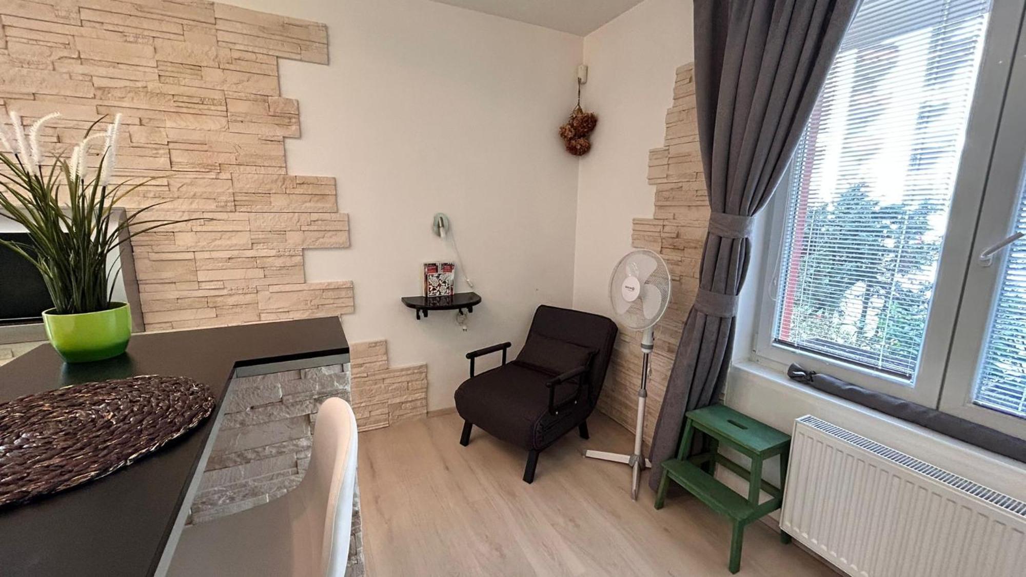 Bastien Studio Near Airport Prága Kültér fotó