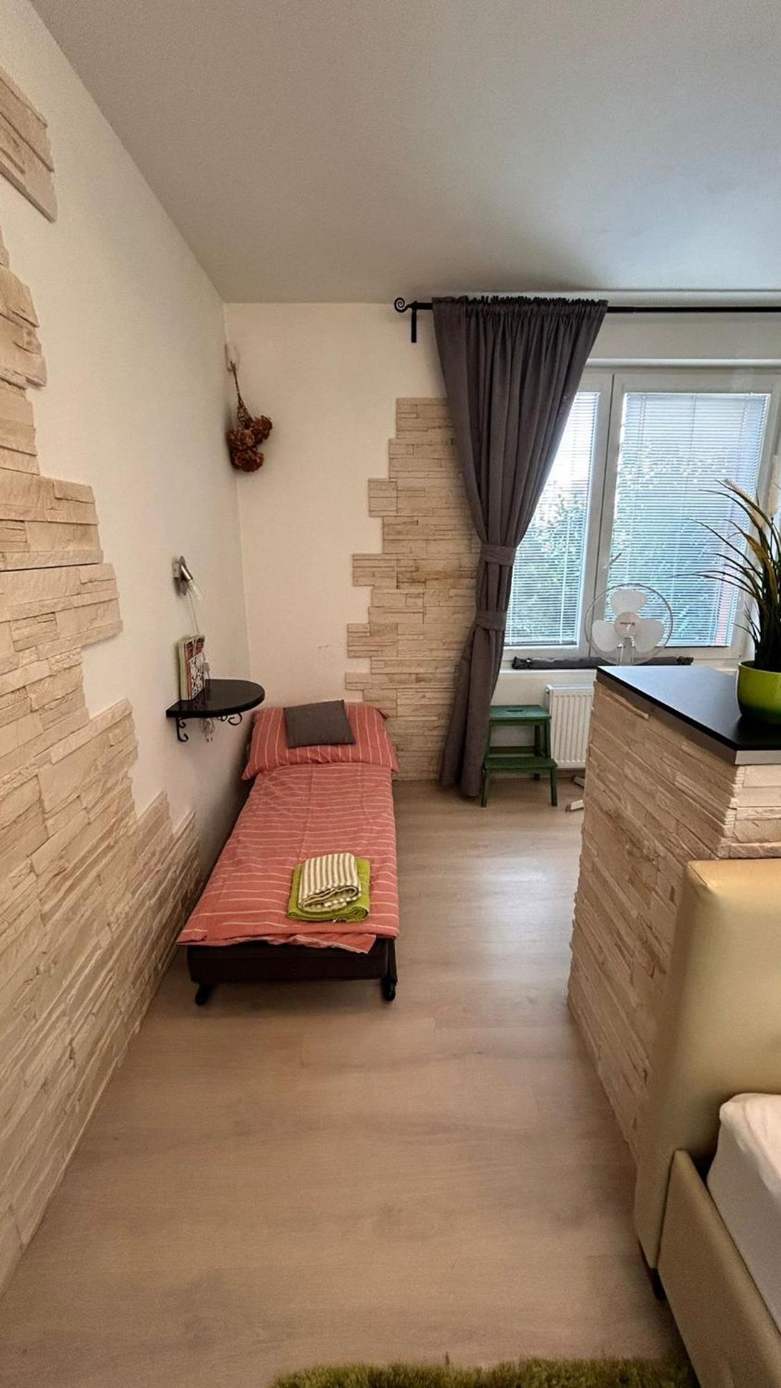 Bastien Studio Near Airport Prága Kültér fotó