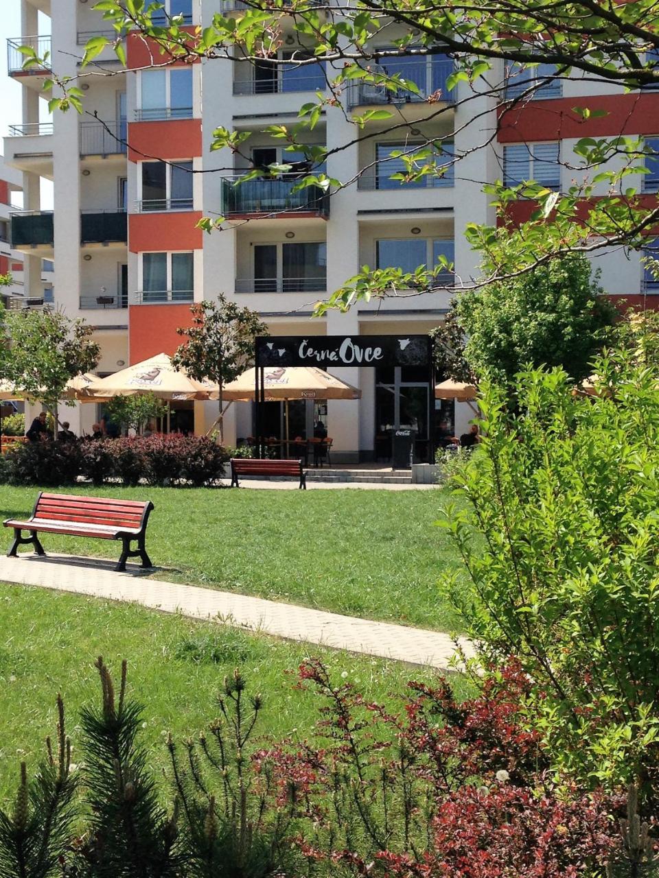 Bastien Studio Near Airport Prága Kültér fotó