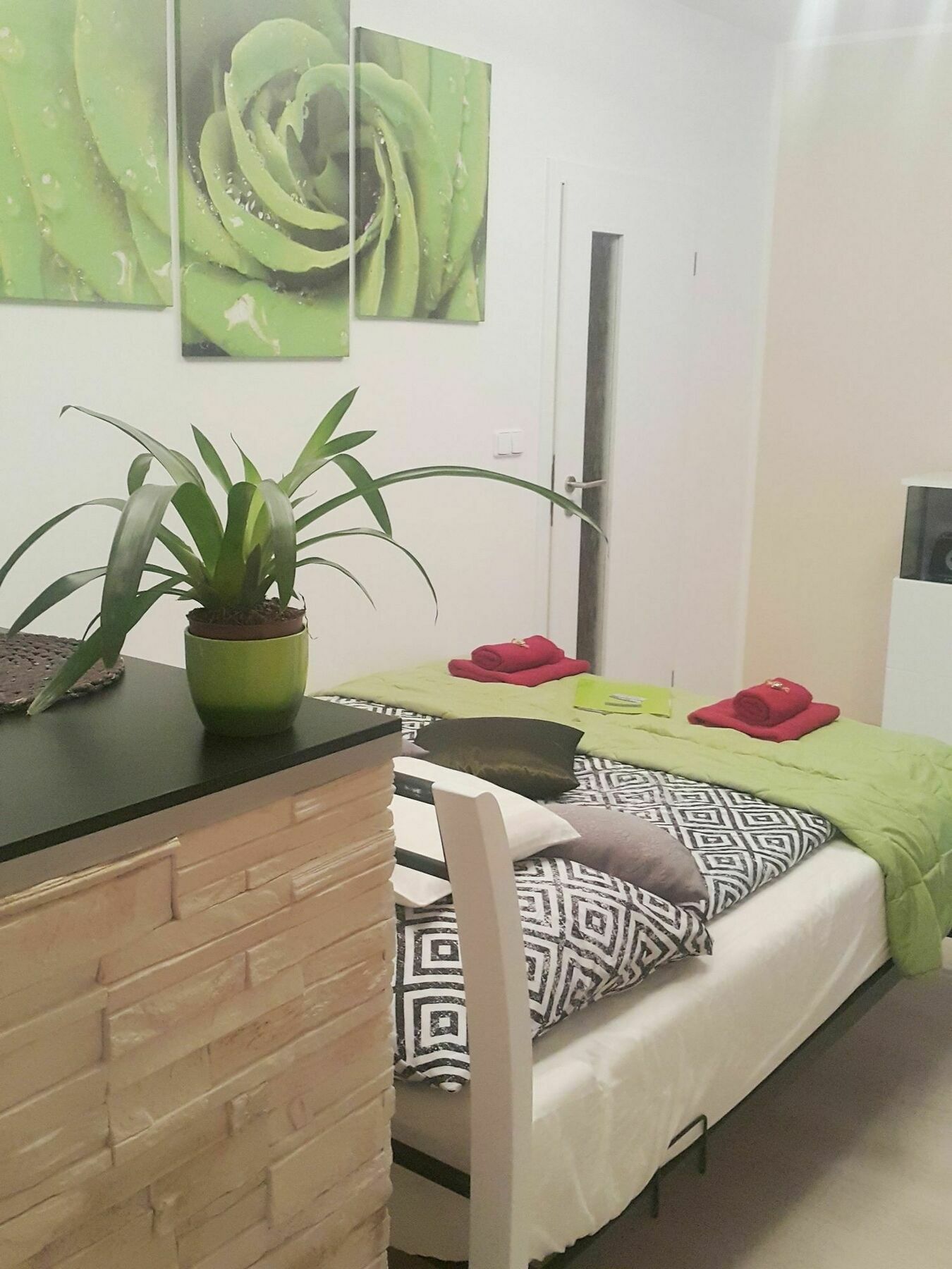 Bastien Studio Near Airport Prága Kültér fotó